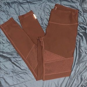 📢2 for $10 EUC Mondetta Maroon Leggings